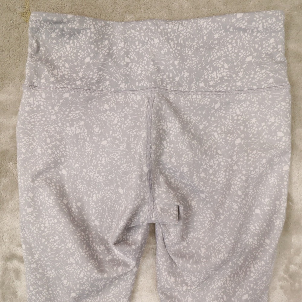 Athleta Women's Gray White Floral Mid Rise Primrose Chaturanga Leggings Small - Picture 4 of 10
